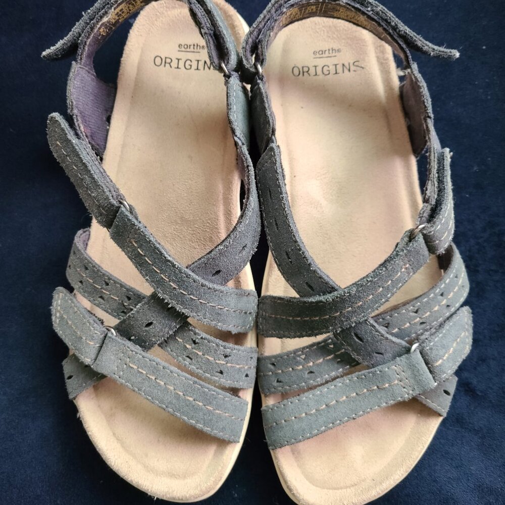 Earth Origins Sammie Sandal - Navy Blue Suede - Size 6 1/2 Wide Width